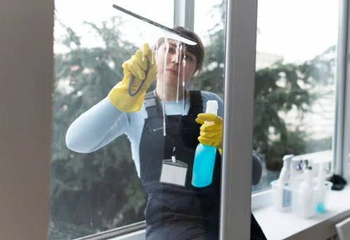 Nettoyage de vitres intérieures et extérieures à Souchez